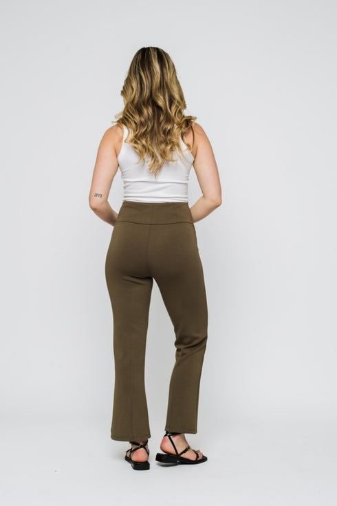 Allie-Kick Crop Flare